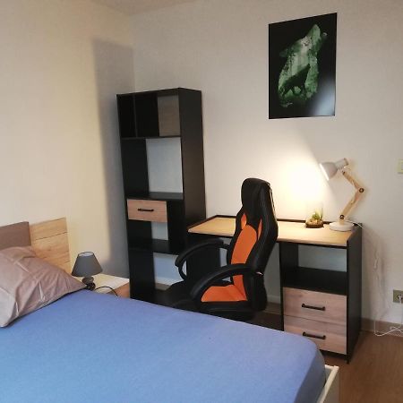Apartmán Grand T3 Avec Clim, Parking Et Terrasse Privative - Agen Exteriér fotografie