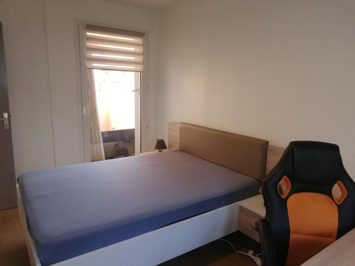 Apartmán Grand T3 Avec Clim, Parking Et Terrasse Privative - Agen Exteriér fotografie